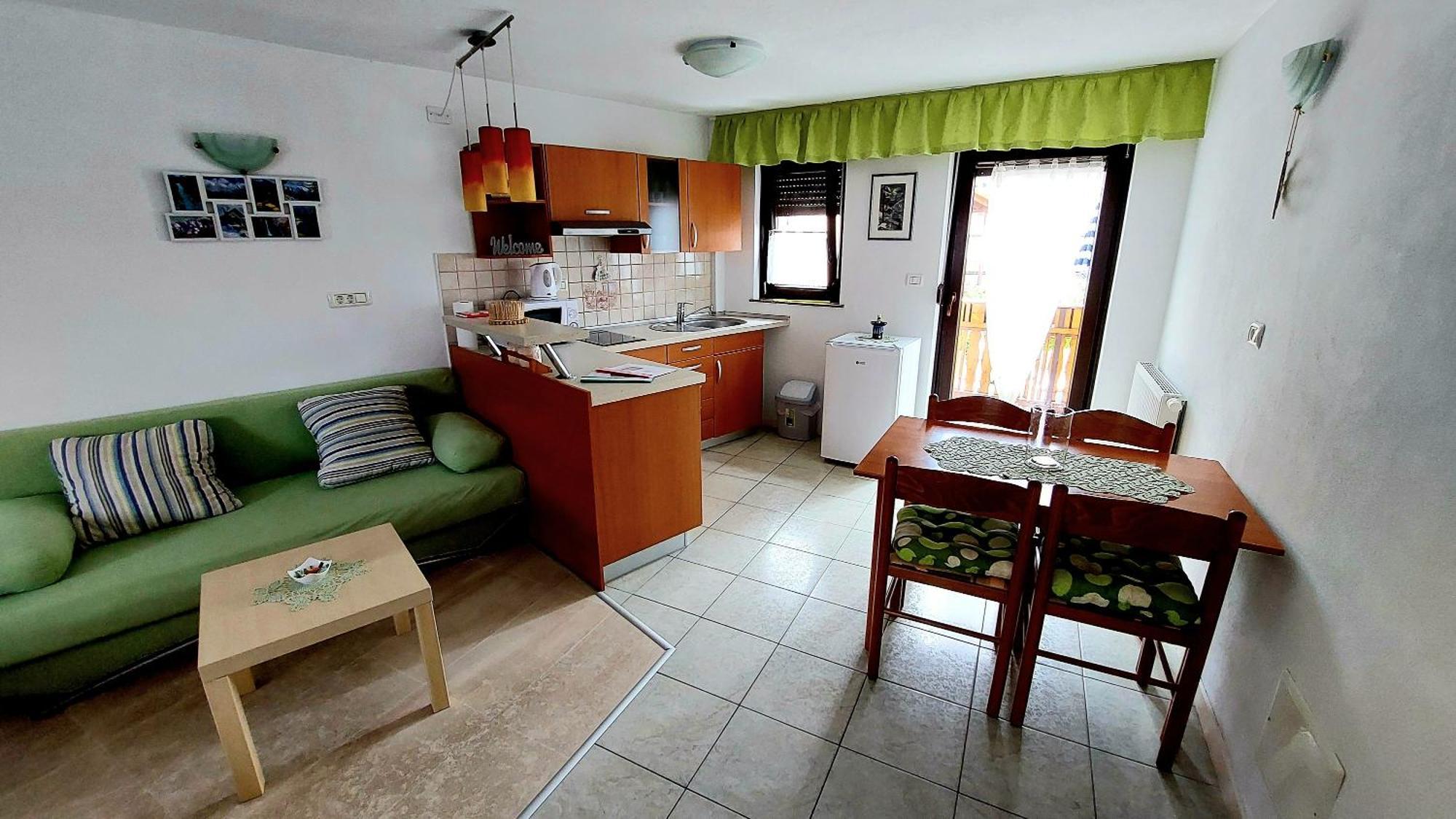 Apartments Krn Drezniske Ravne Екстериор снимка