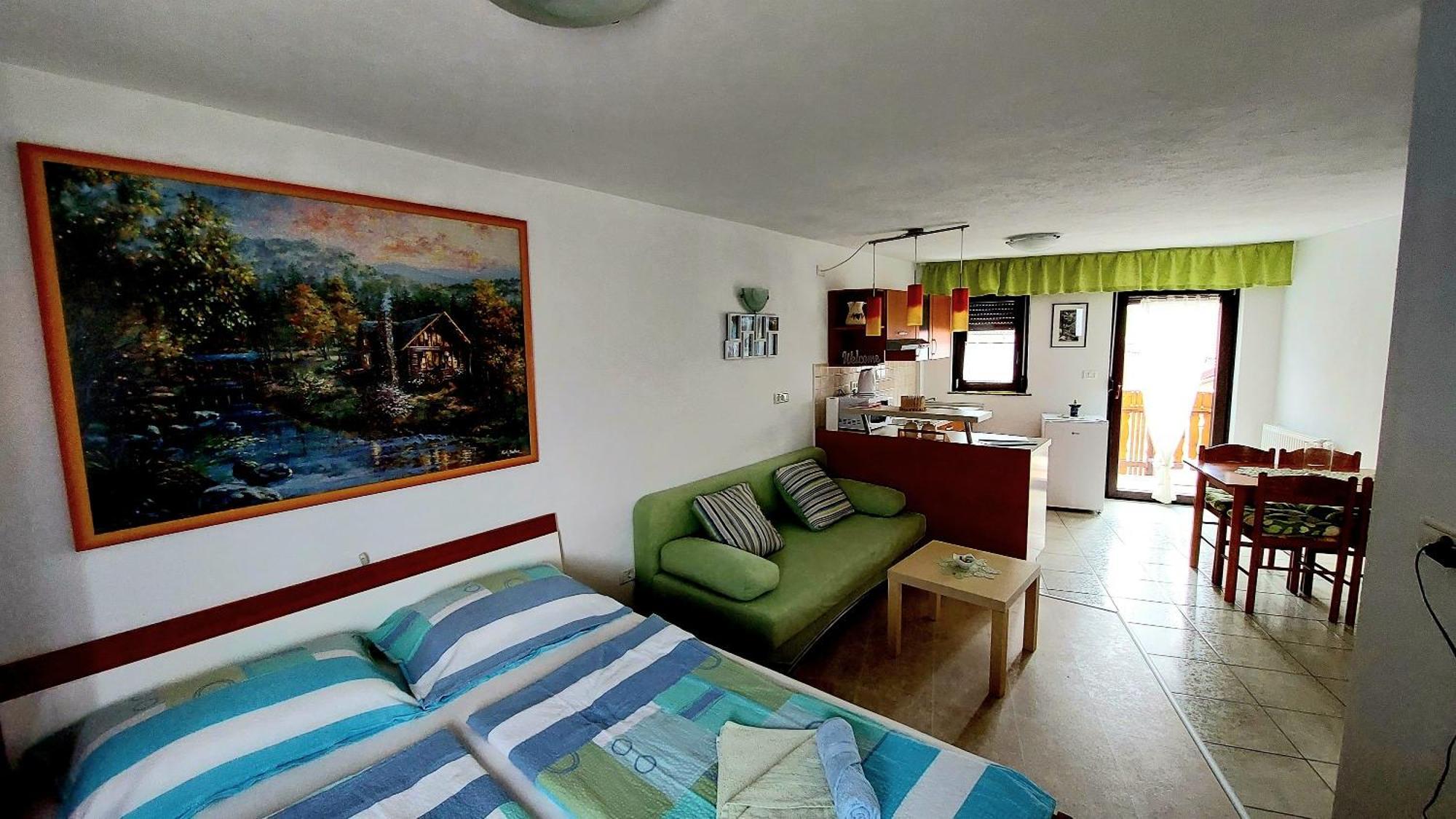 Apartments Krn Drezniske Ravne Екстериор снимка